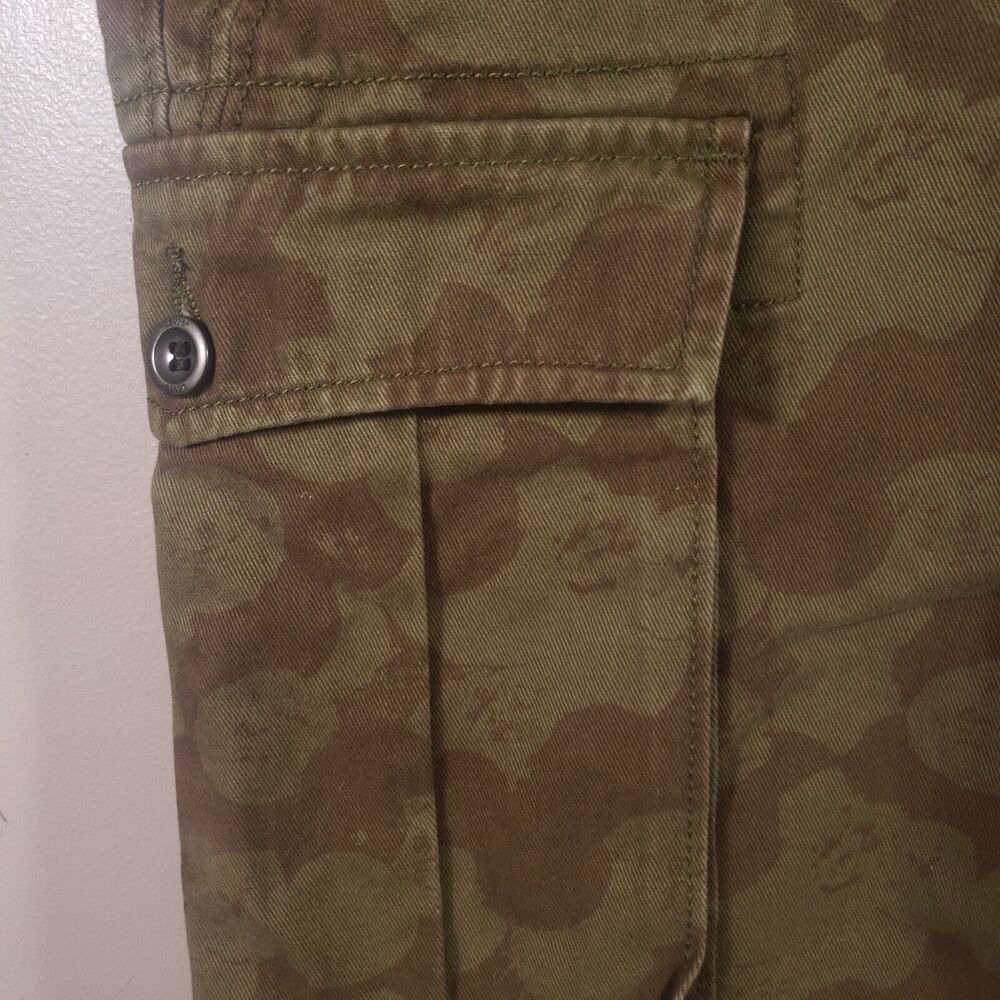 Levi's Cargo Shorts Mens 33 Green Camouflage Type Casual Outdoors - Picture 2 of 14